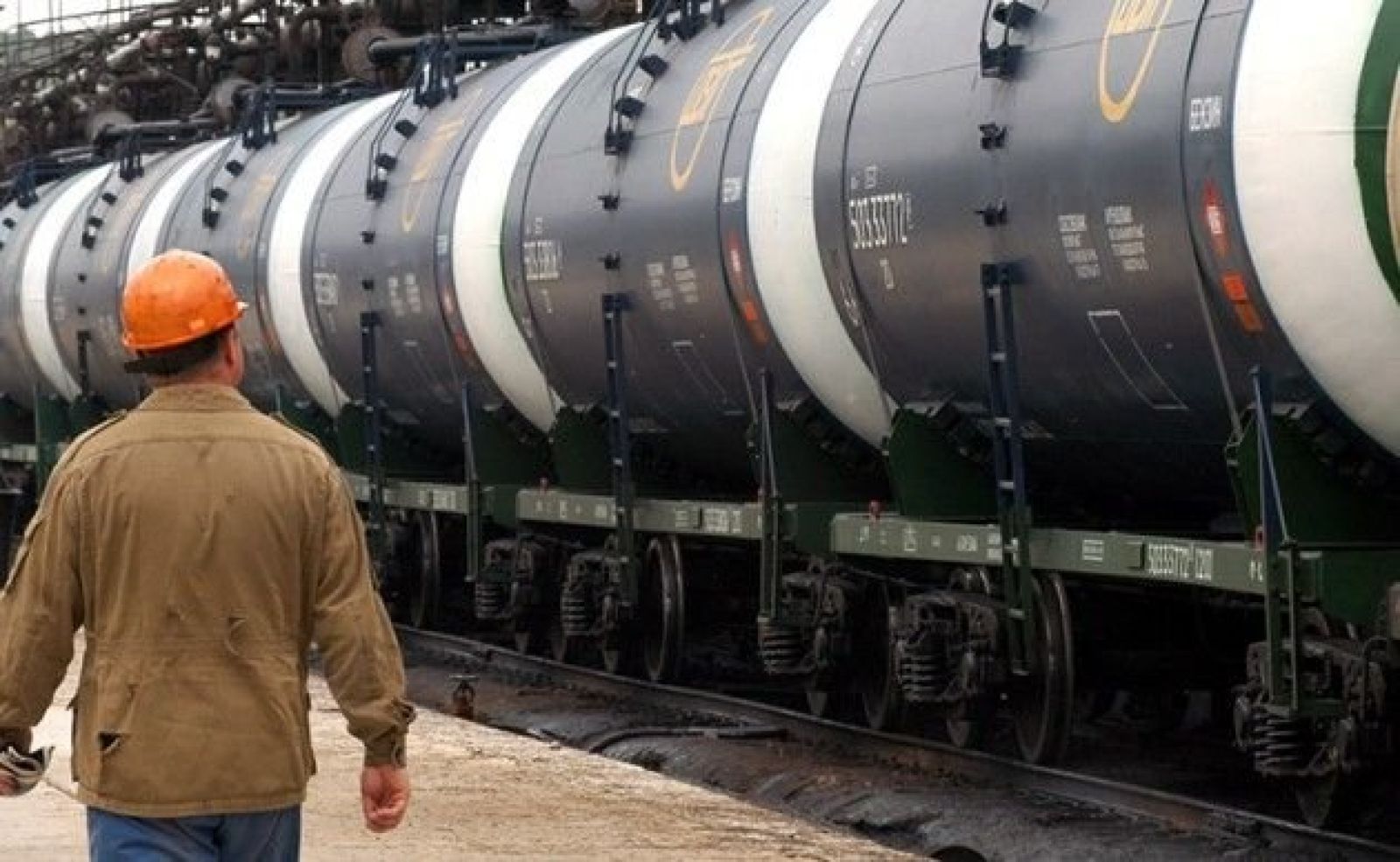 Экспорт казахстанской нефти через порты Баку набирает оборот