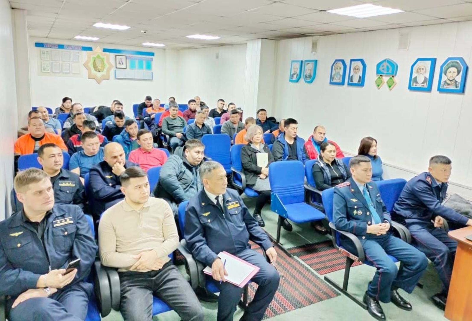 Суретті түсірген автор