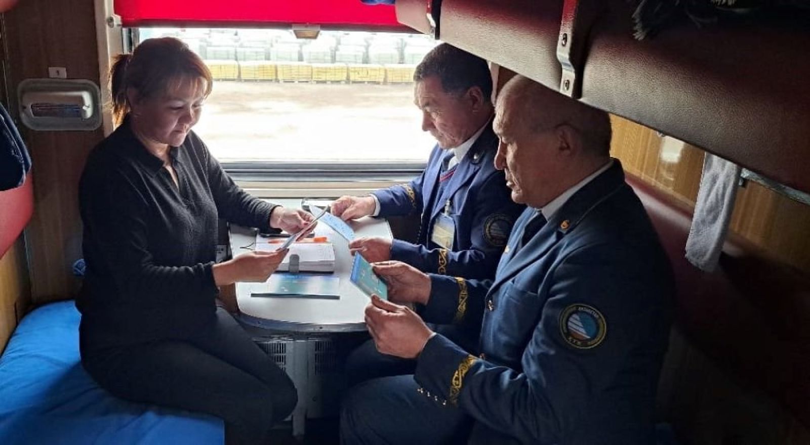 Суретті түсірген автор