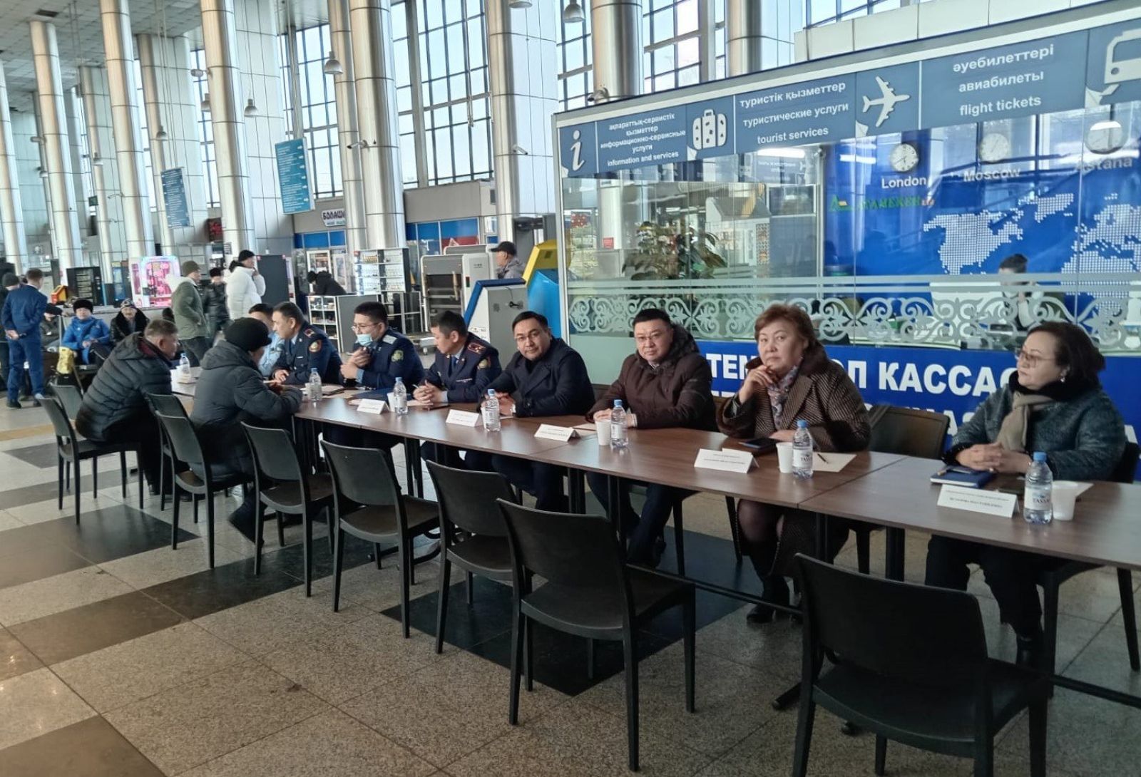 На вокзале Алматы-1 прошла встреча железнодорожников с пассажирами