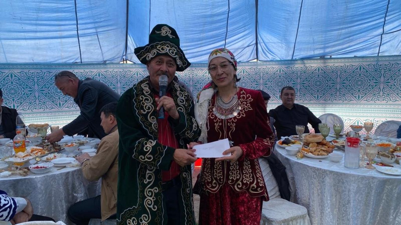 Суретті түсірген автор