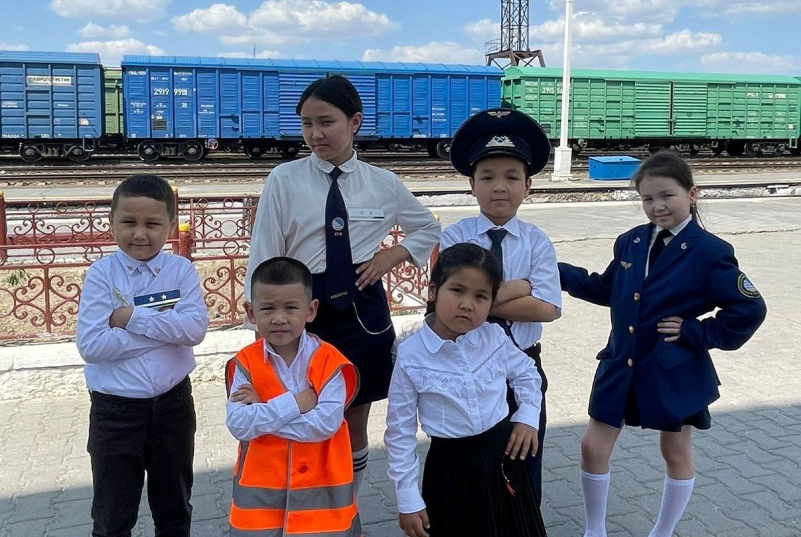 Суреттерді түсірген автор