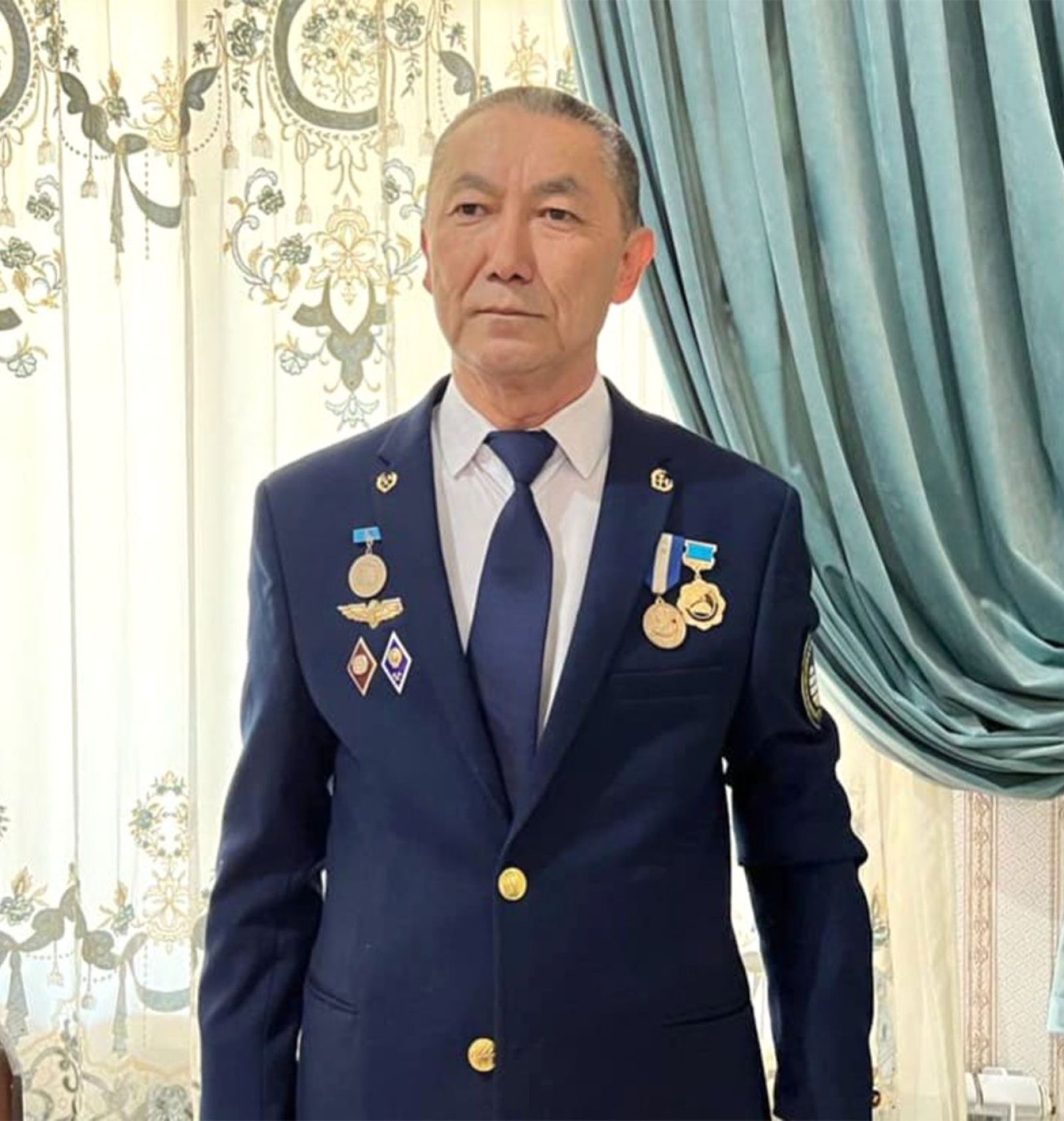 Суретті түсірген автор