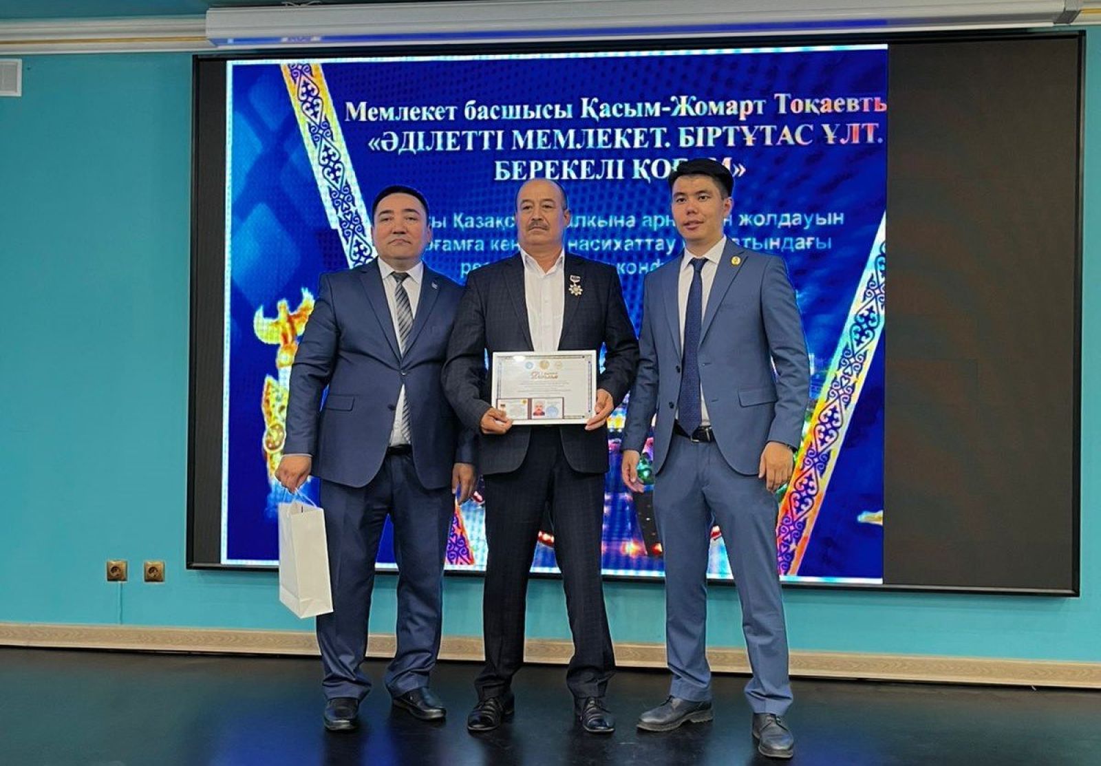 Арыстық теміржолшы республикалық байқау жеңімпазы атанды (Фото)