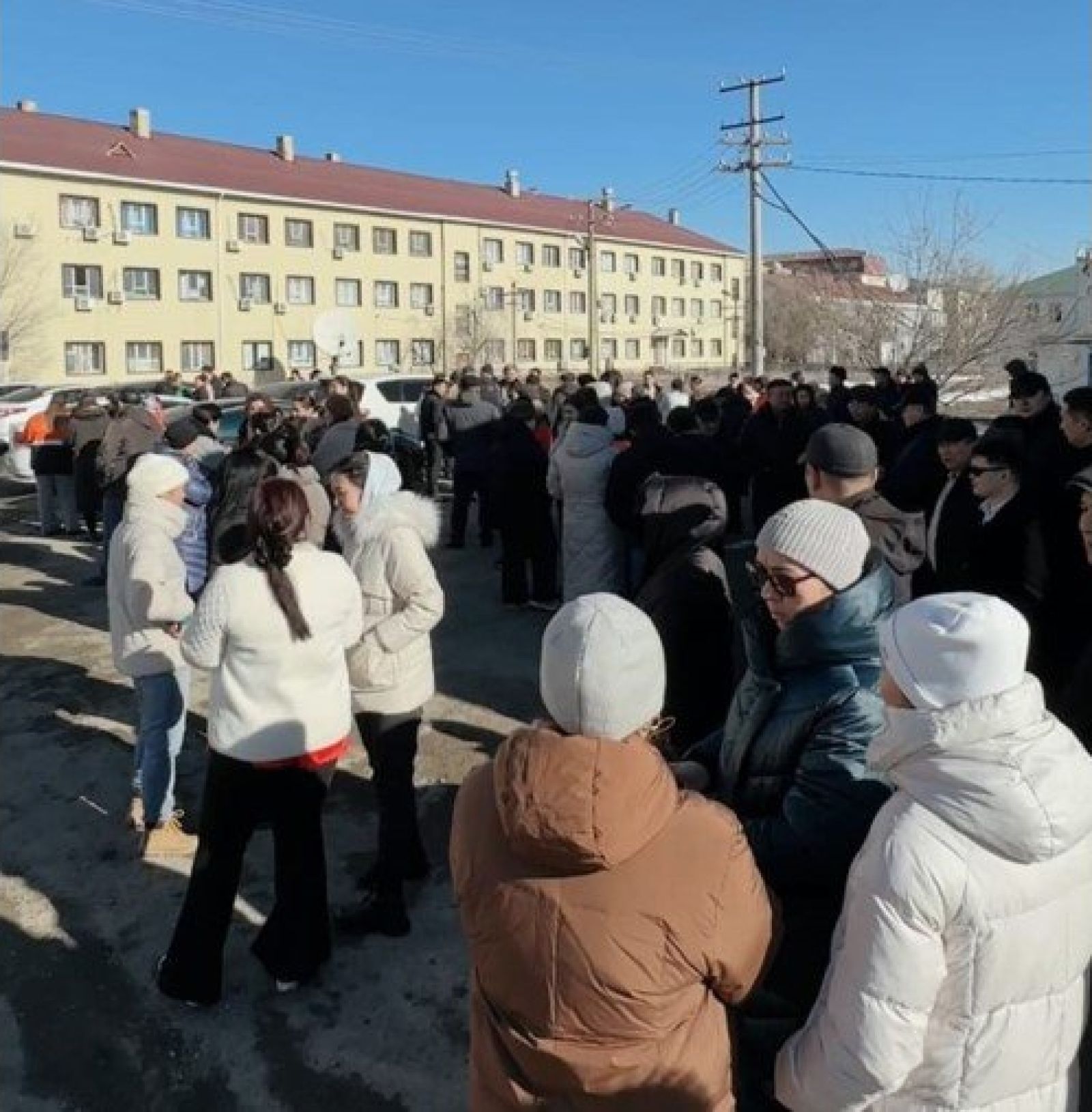 Суретті түсірген автор