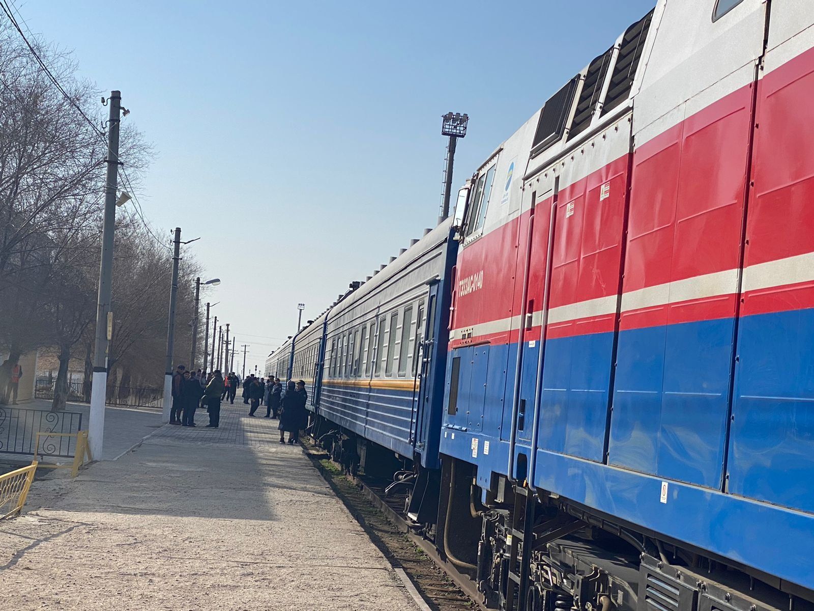 ҚТЖ су басқан ауданнан жолаушыларды тегін тасымалдады