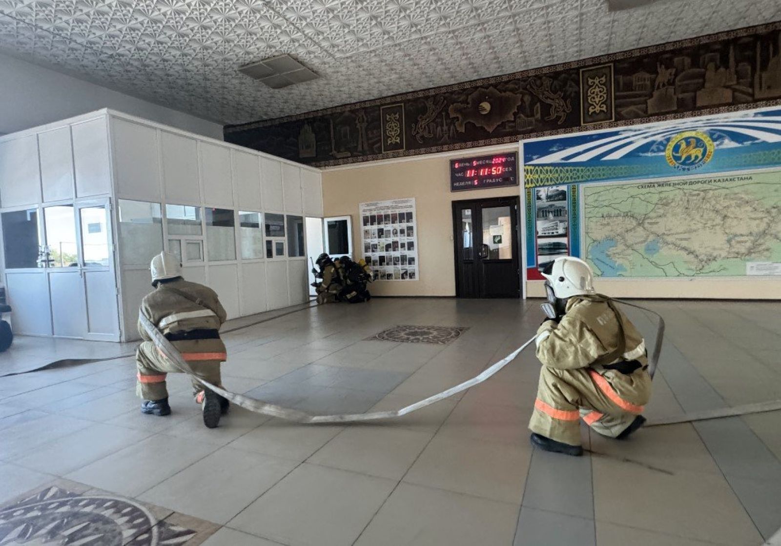 Жолаушылар эвакуацияланды