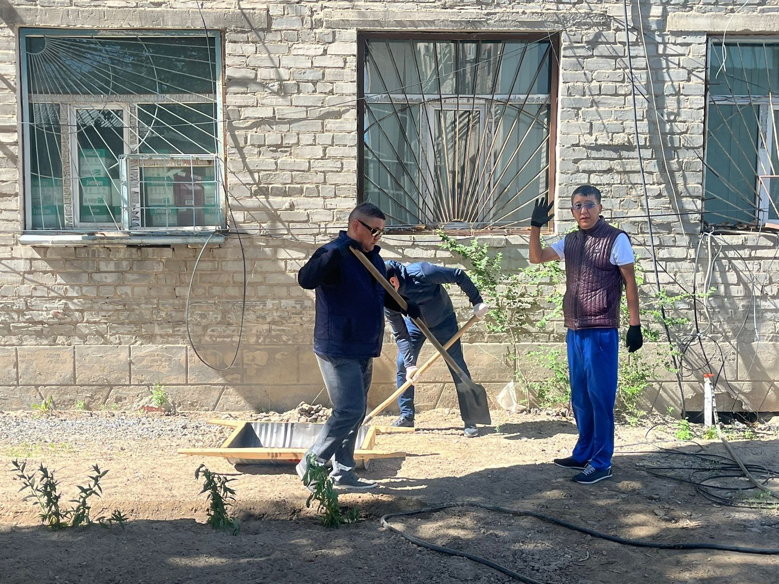 Суретті түсірген автор
