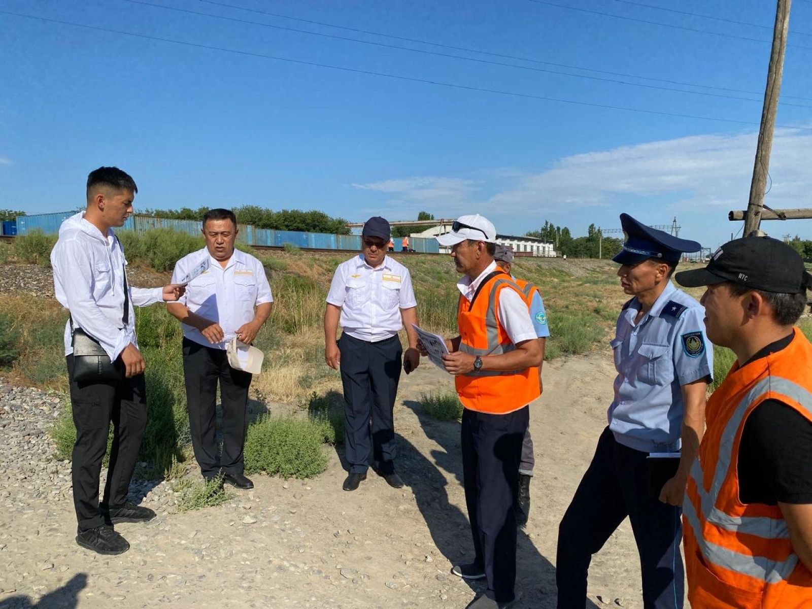 Рейд по профилактике травматизма на железной дороге провели на станции Туркестан