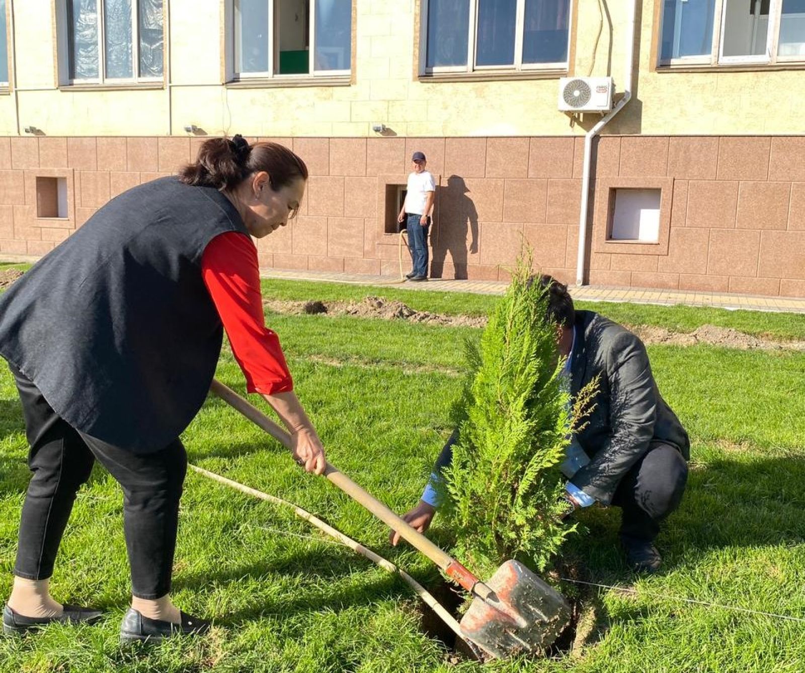 Суретті түсірген автор