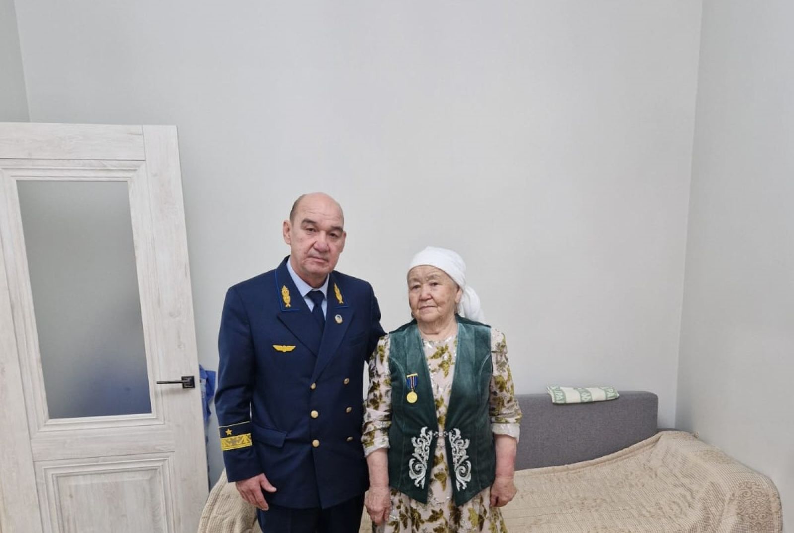 Суретті түсірген автор