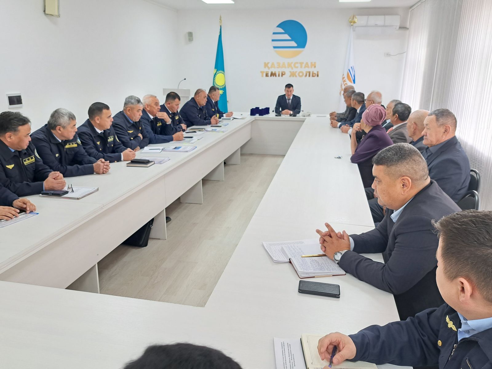 Суретті түсірген автор