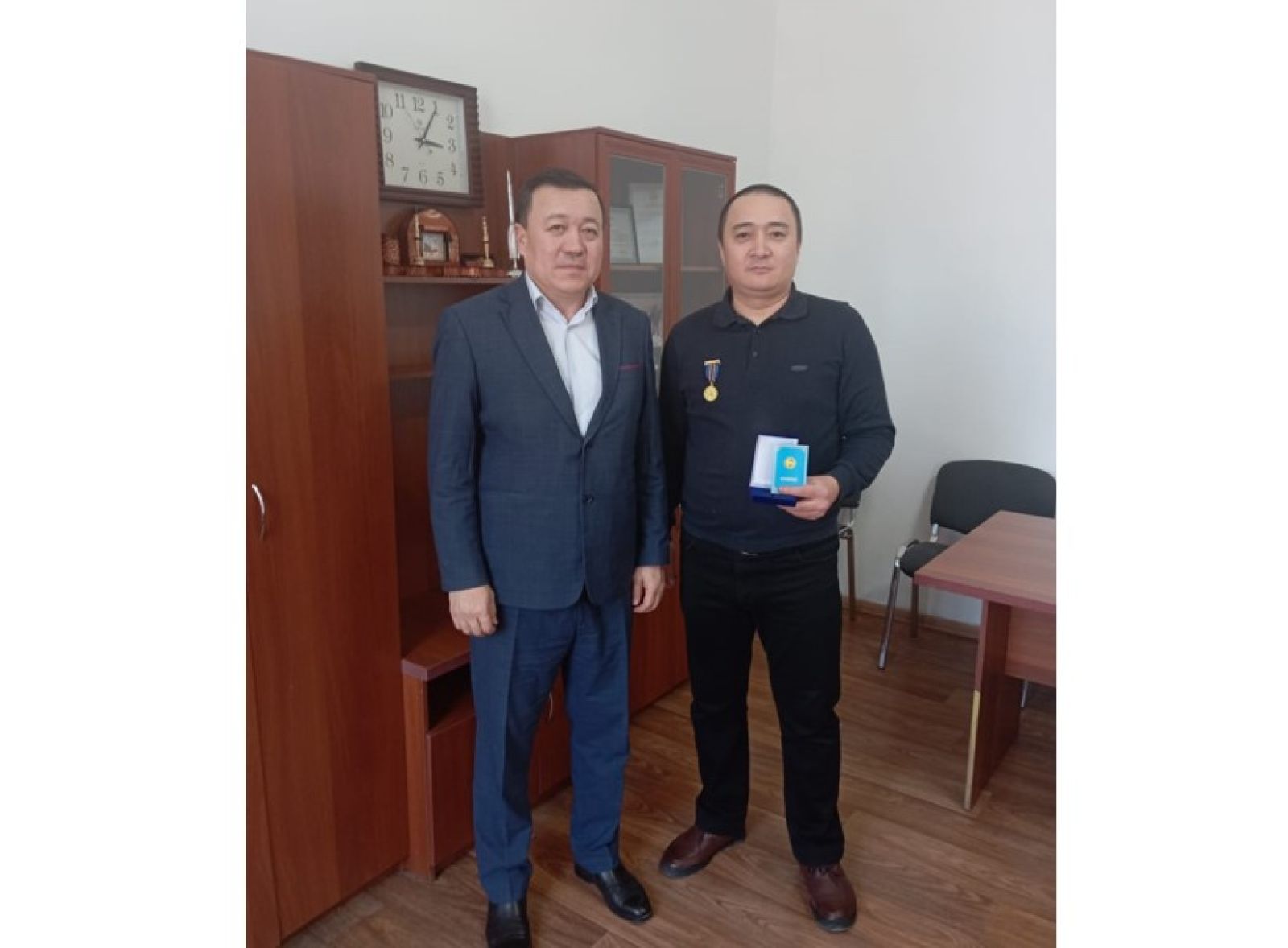Суретті түсірген автор