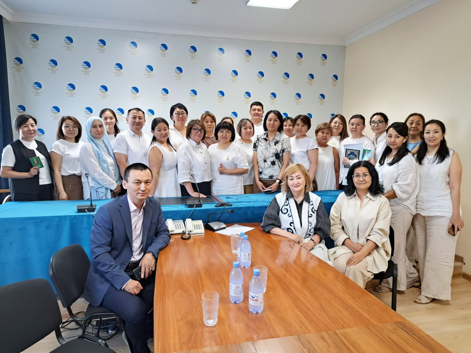 Суретті түсірген автор