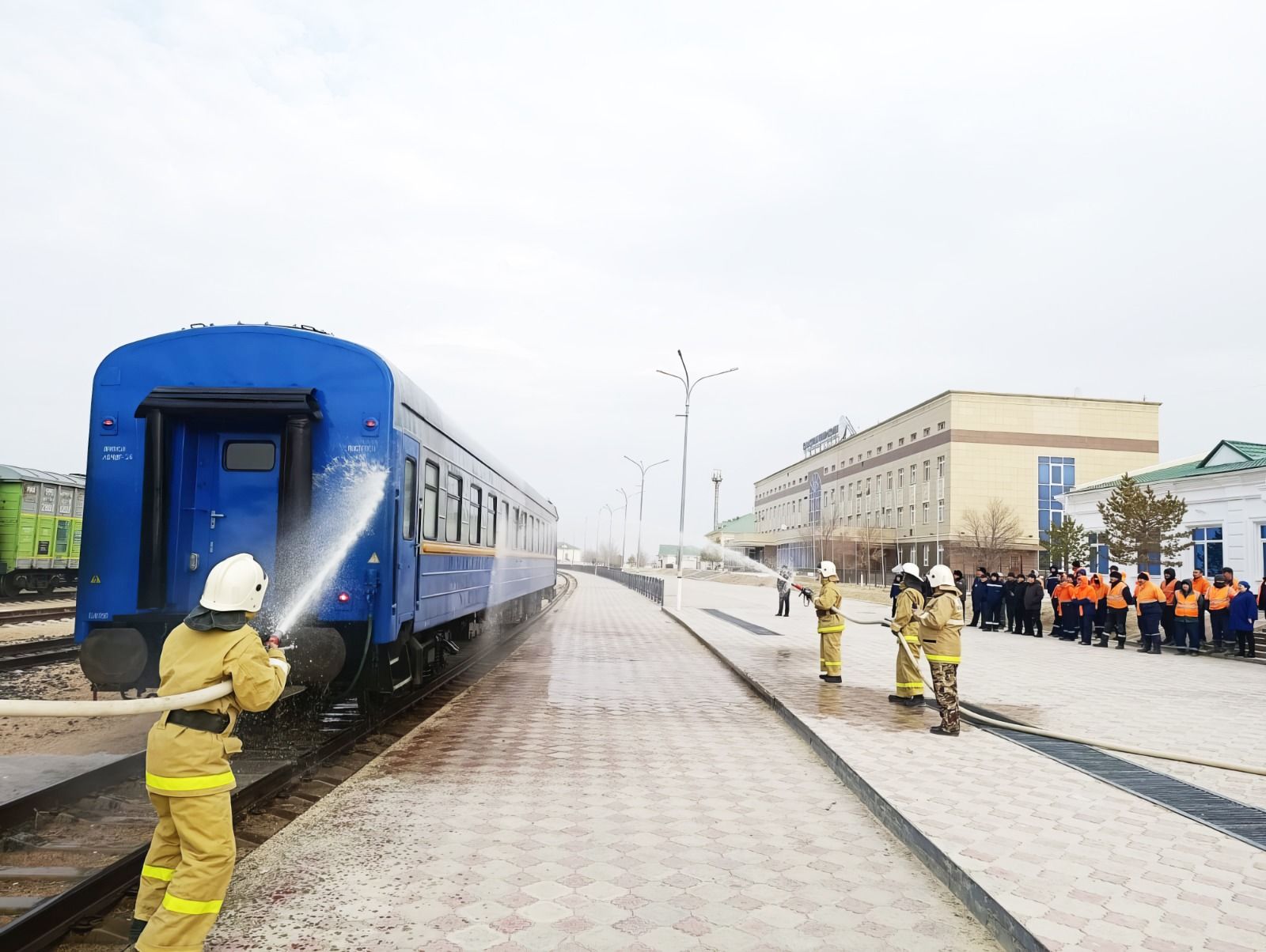 Суретті түсірген автор