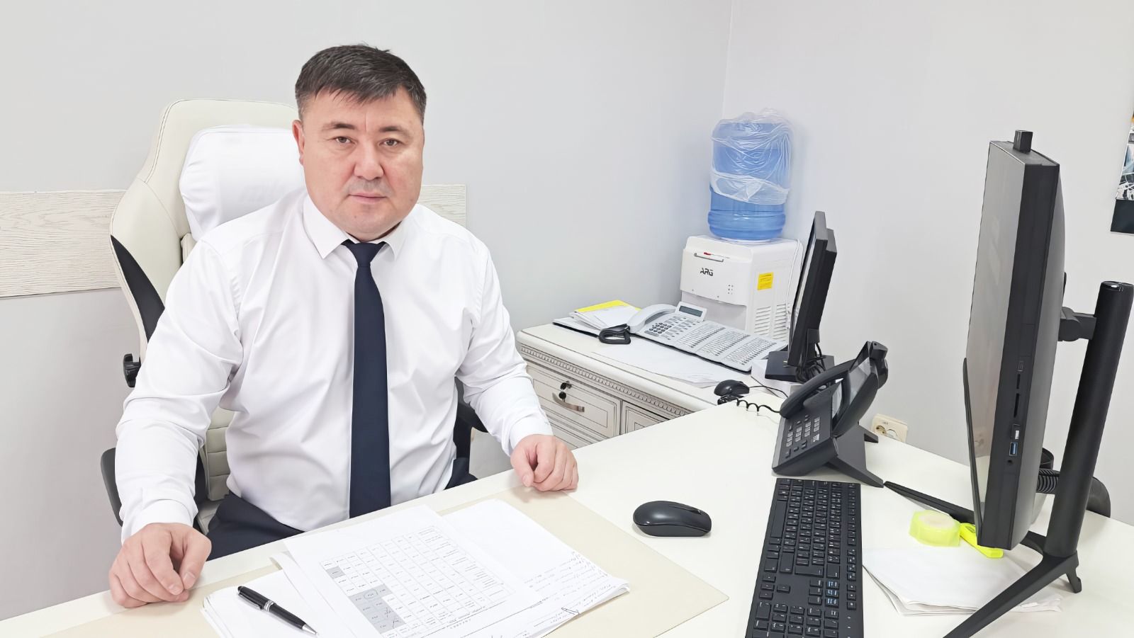 Суретті түсірген автор