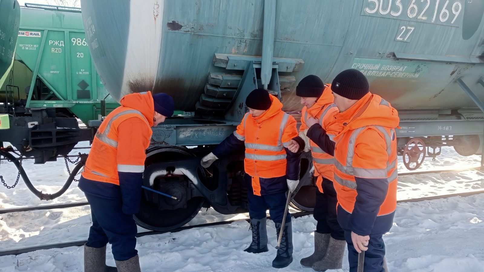 Суретті түсірген автор