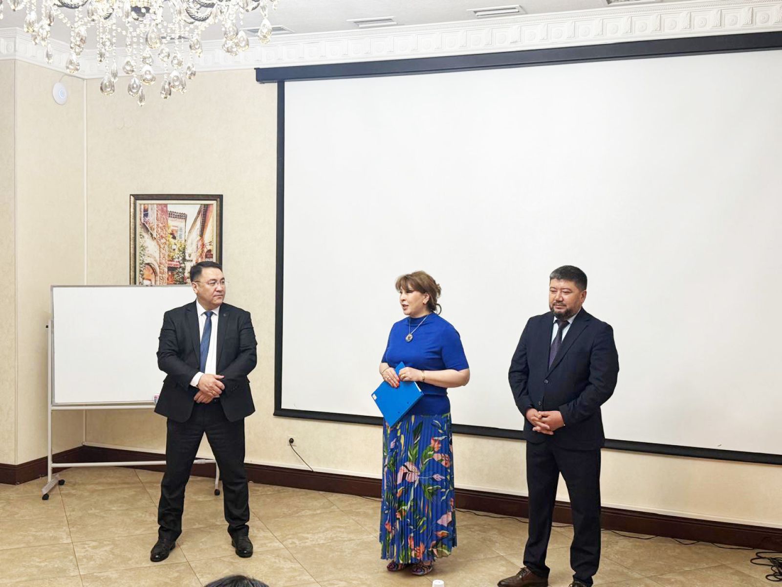 Суреттерді түсірген автор