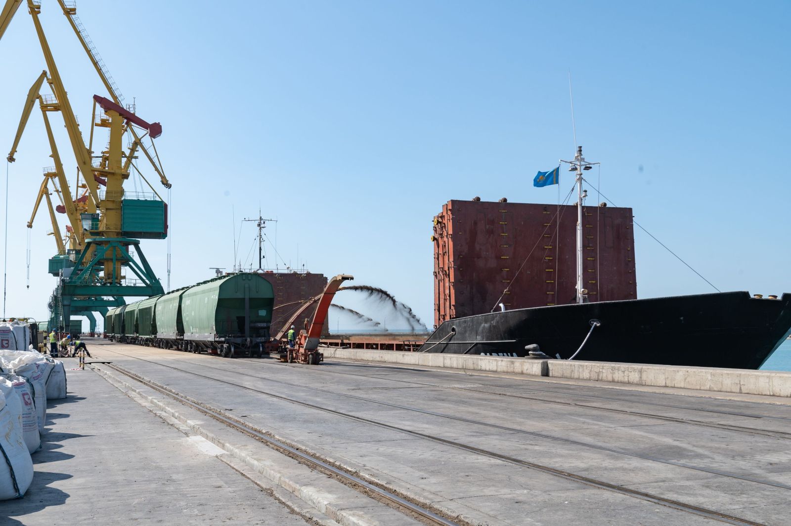 Елімізде теңіз және өзен көлігі қызметкерлерінің кәсіби мерекесі атап өтілді