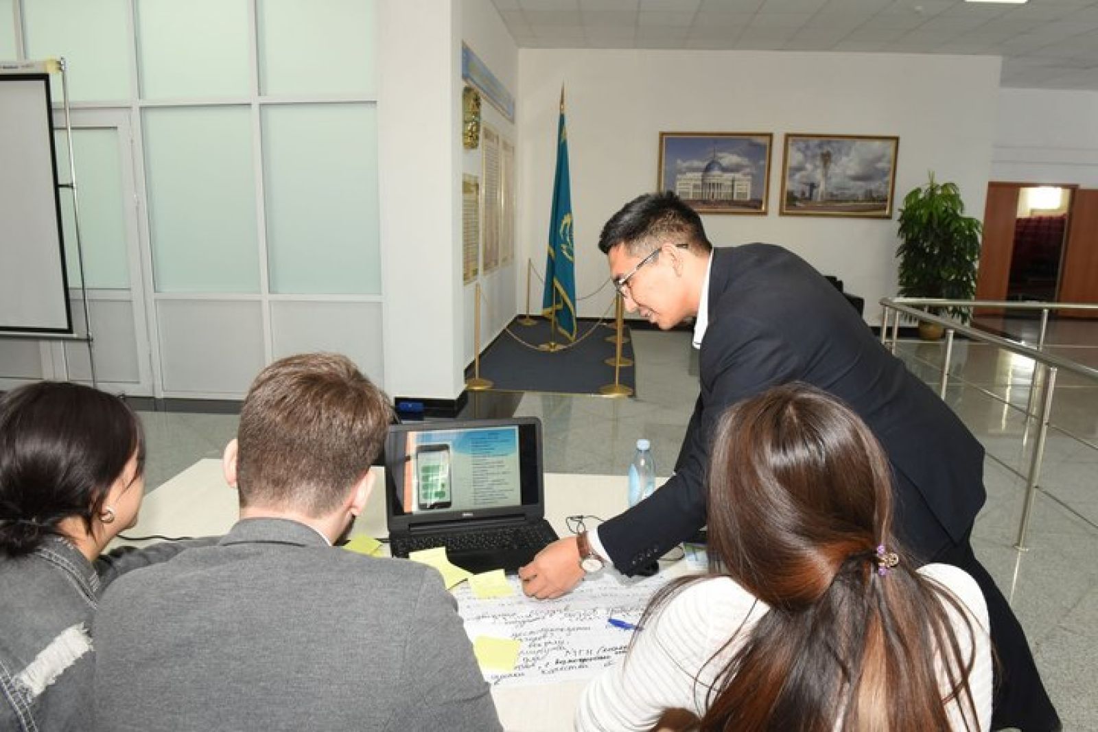 Кадрларды қайта даярлауды көздейді