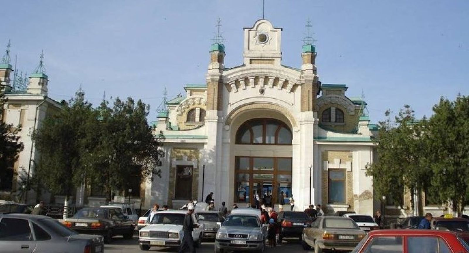 Түркістан станциясының вокзалы - көненің көзі