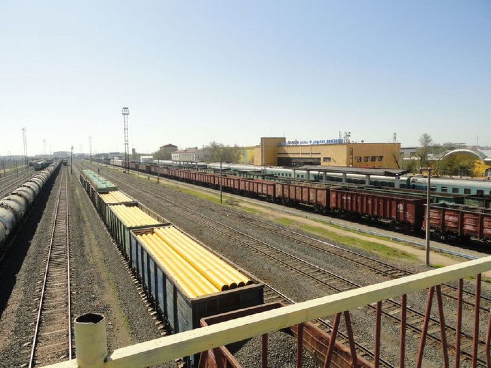 Атыраудың қарқынды еңбек үрдісі теміржолдағы жүк тасымалына ықпал