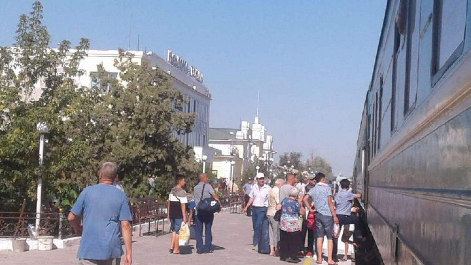 Перрон толық жаңартылды