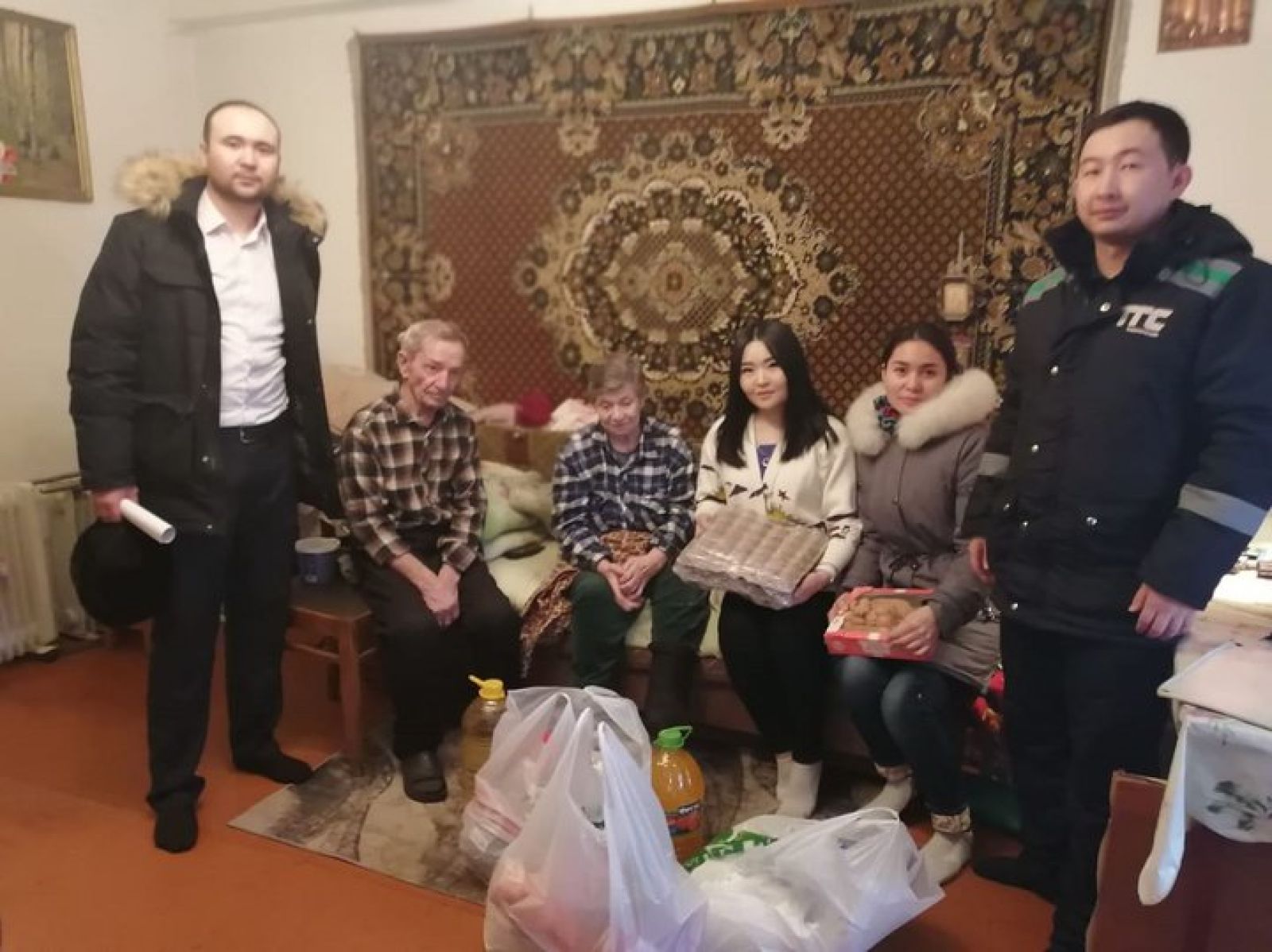 Қайырымды қарттарға жасайық...