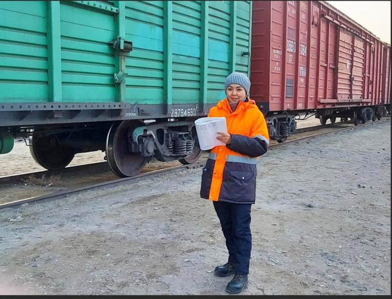 Бейнеулік келіншек қаржыгер мамандығын теміржолшыға ауыстырғанына өкінбейді