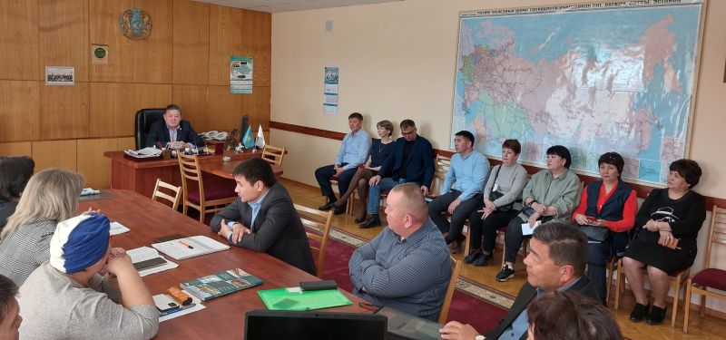 В Караганде лучшим техническим инспекторам по охране труда вручили премии
