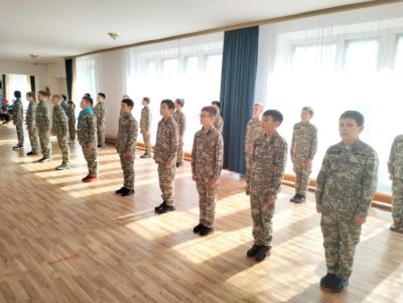 Профсоюз Акмолинского филиала сделал подарок кадетам Щучинска