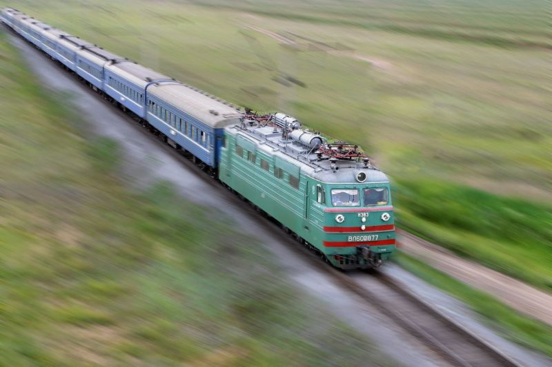 Возобновляется курсирование трех межгосударственных поездов Кыргызстана через Казахстан в Россию