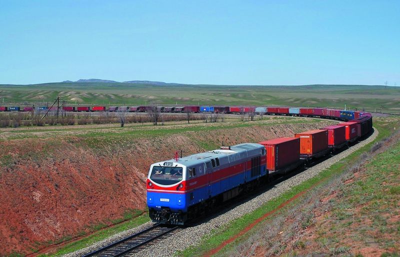 Объем перевозок грузов на сети ҚТЖ вырос на миллион тонн