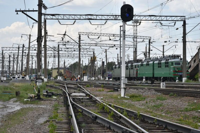 Свыше 600 комплексов стрелочных переводов заменят на сети ҚТЖ