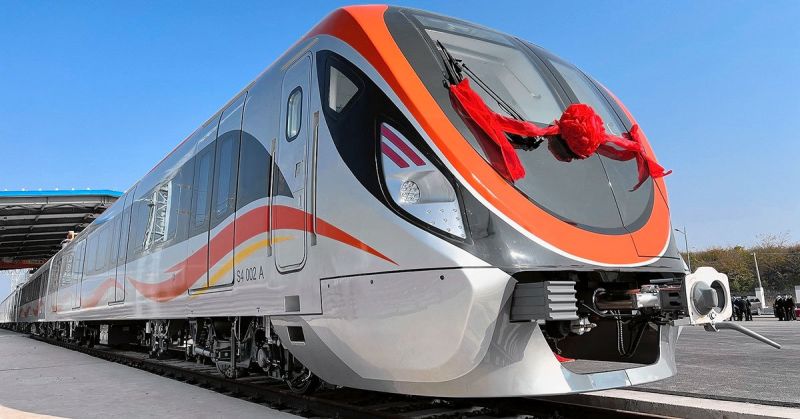 Қытайда Orange Phoenix электр пойызы таныстырылды