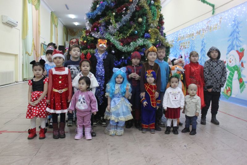 Новогодняя елка для детей железнодорожников прошла в Уральске