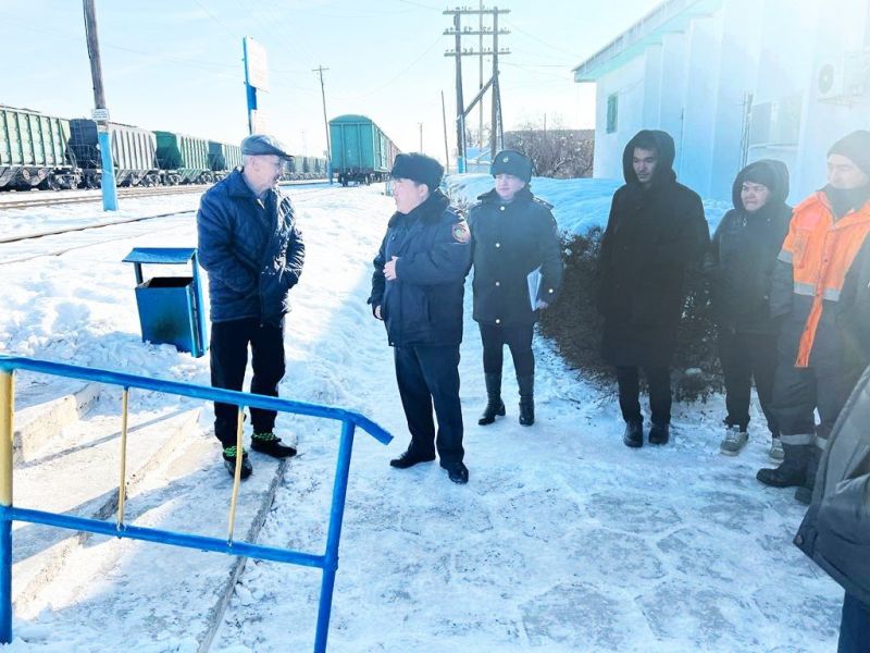 Пойыздардың терезесін таспен атқылау әлі де кездеседі – желілік полиция