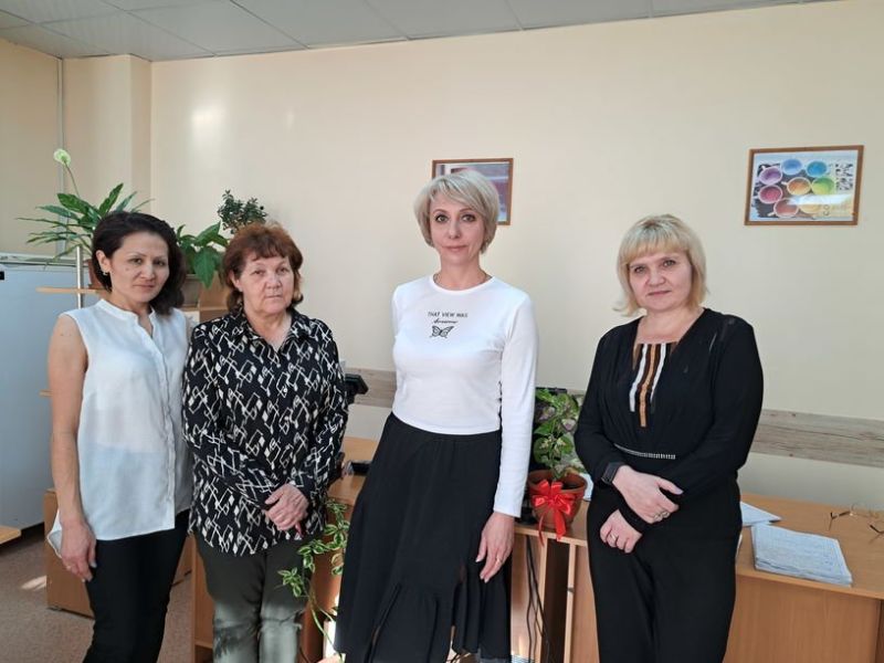 В день они обрабатывают сотни маршрутных листов машинистов