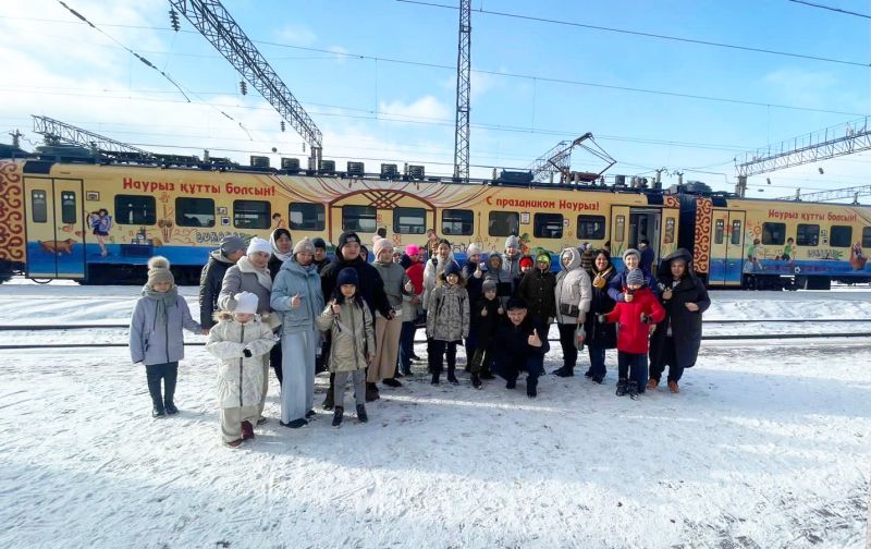 Детям организовали поездку в Боровое на электропоезде «Наурыз»