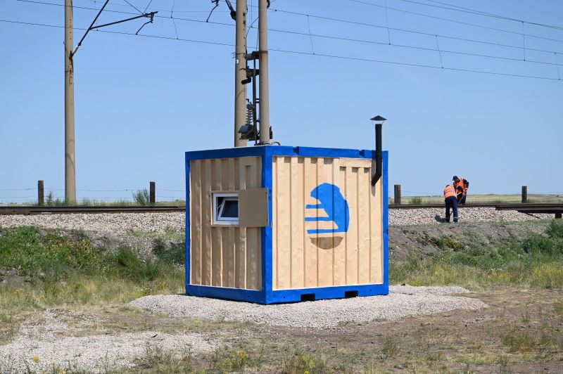 Жел өтінде жүрген теміржолшылар үшін паналау орындары бой көтеруде