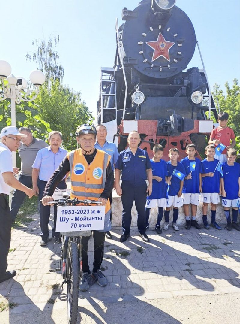 Велошабандоз Жамбыл өңіріндегі сапарын Шу – Мойынты телімінің 70 жылдығына арнады