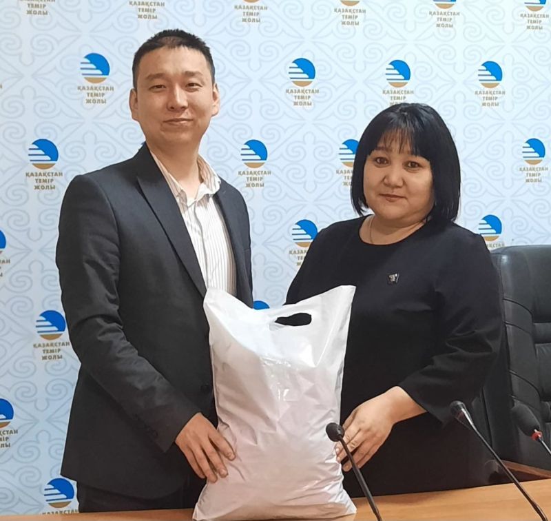 Заботу о коллегах проявили железнодорожники Костанайской области