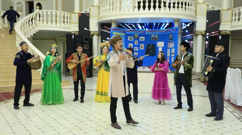 Түркістандық теміржолшылар ауызашар беріп, әз-Наурызды атап өтті