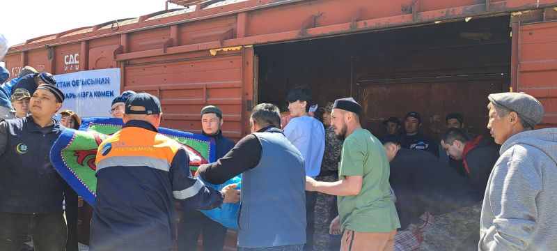 Более 10 тонн гуманитарного груза отправили со станции Ново-Усть-Каменогорск в Кульсары