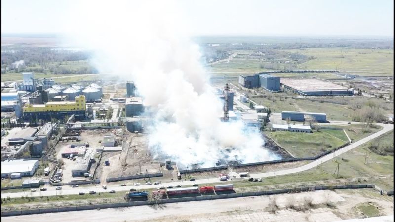 Өрт сөндіру пойызы қызыл жалынды ауыздықтауға қатысты