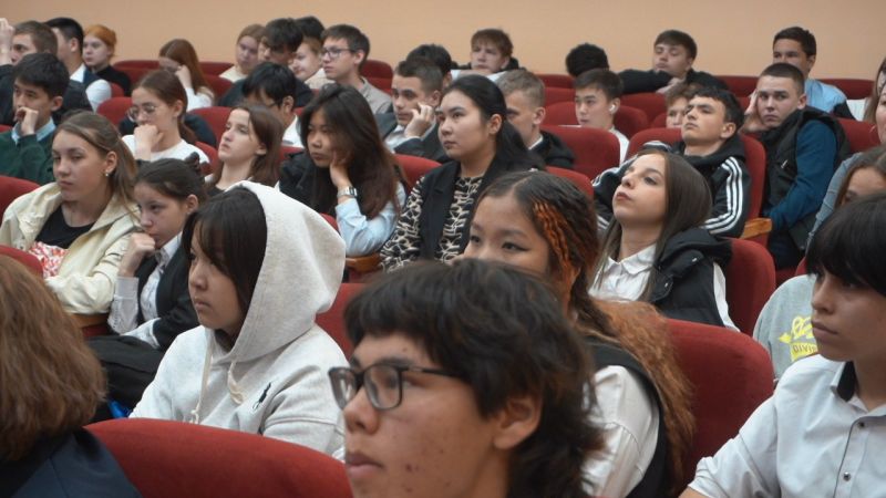 Столичные абитуриенты посетили Высший колледж транспорта и коммуникации