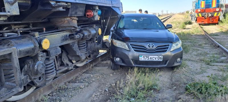 Атырауда теміржол өткелінде бір жылда 4 жол-көлік оқиғасы тіркелген (Фото)