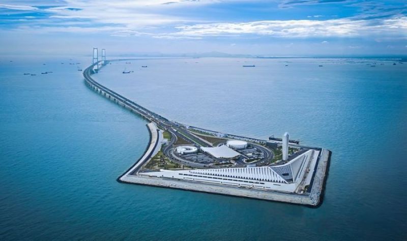 Китайский мост-тоннель установил 10 мировых рекордов