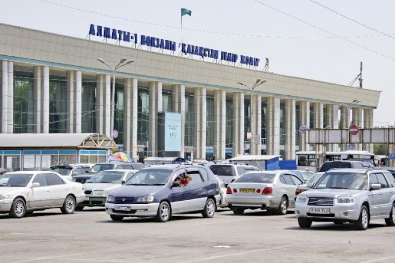 В частной кассе продавали билеты на поезда по завышенной в 2 раза цене