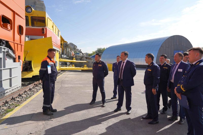 Компания басшылығы шығыстағы теміржолшылармен жүздесті